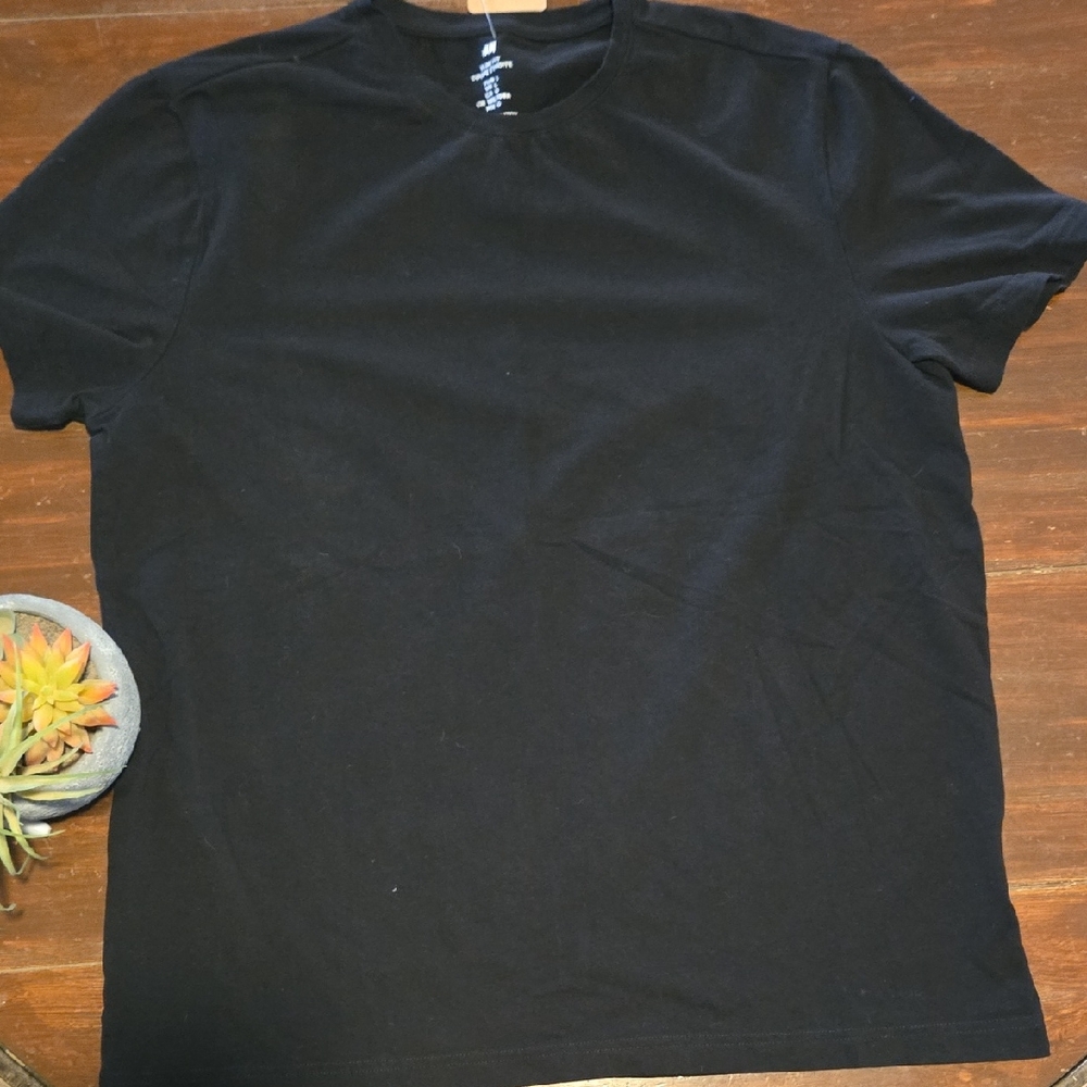 H&M Divided Men's Black Crew Neck T-Shirt - Classic Everyday Tee#994